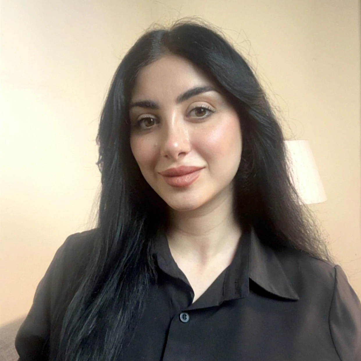 Original selfie before AI hairstyle try-on